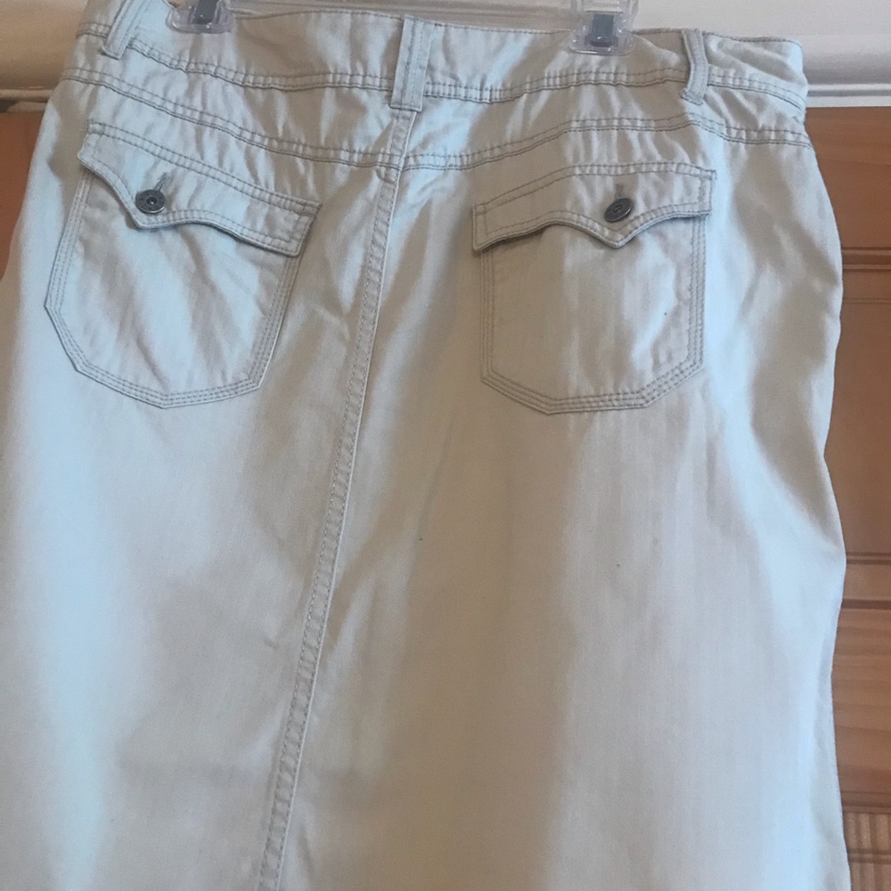 Woman’s Faded Glory skirt - Picture 2 of 4